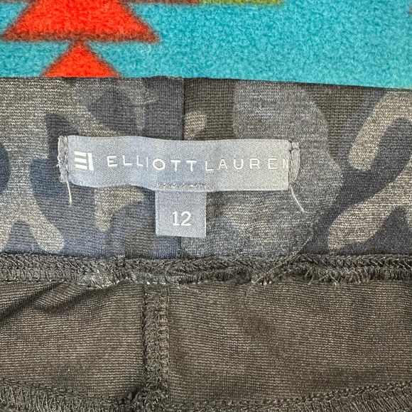 Elliott Lauren Camo Print Pull On Ankle Pants Stretch‎ Casual Size 12 - Picture 2 of 6